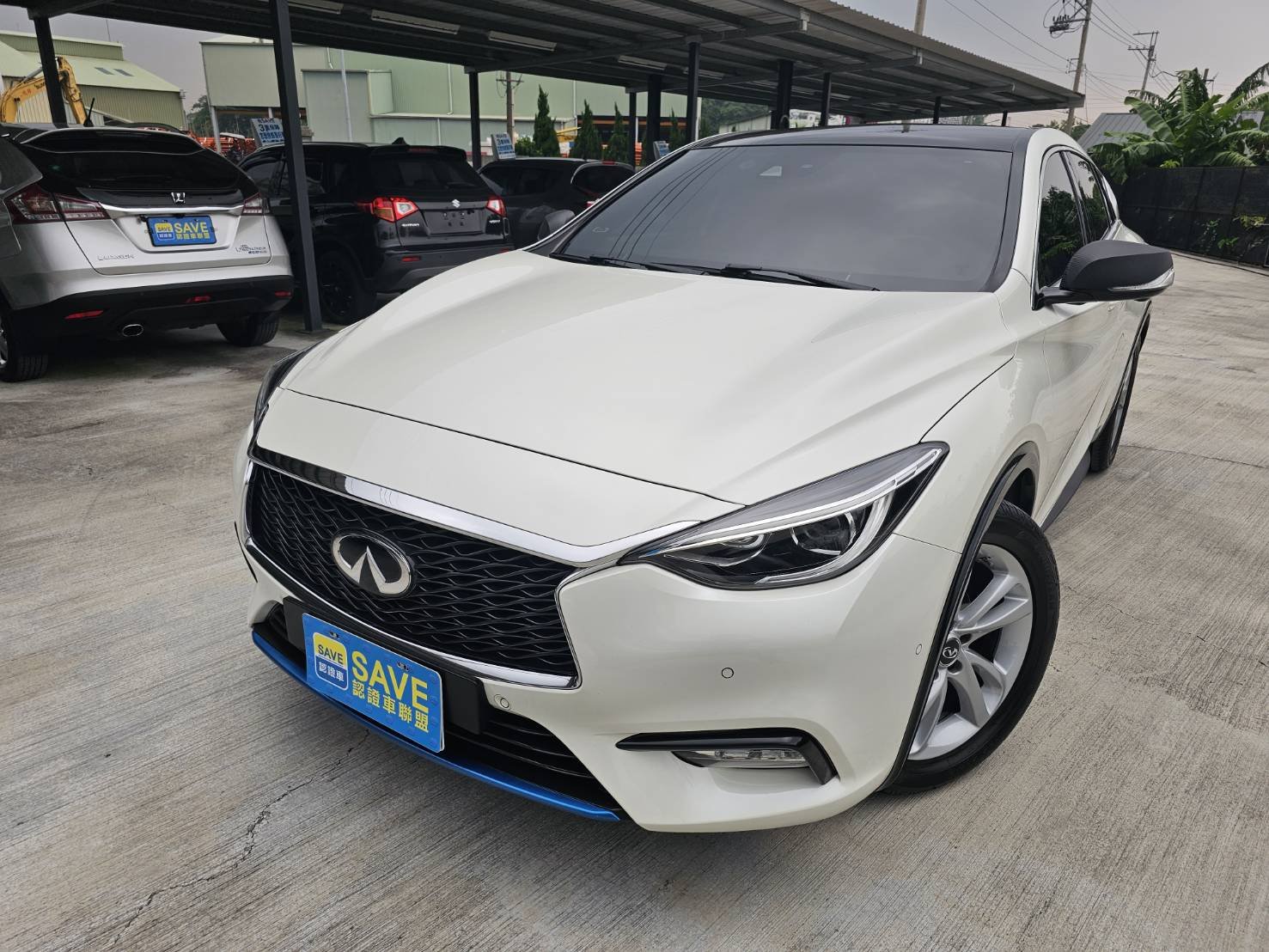 2017 Infiniti Q30