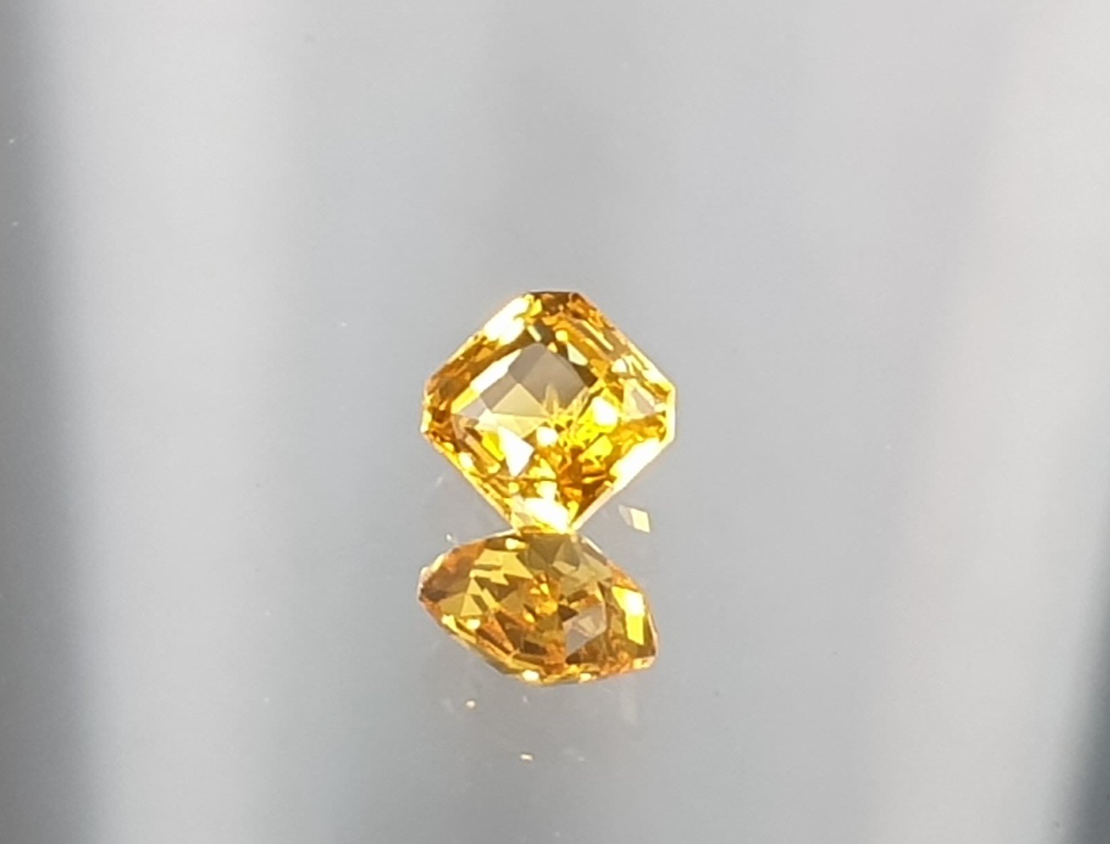 FANCY VIVID YELLOW 0.223ct RCT/RT2049 - その他