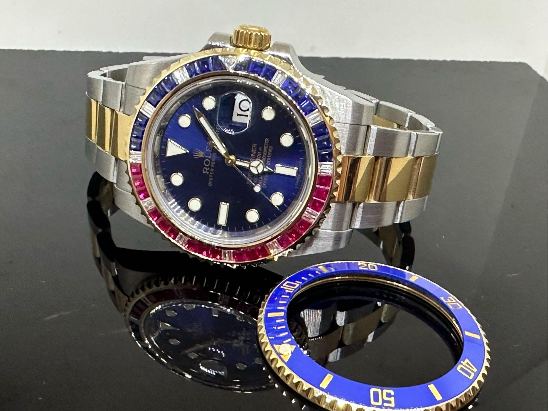 國際精品當舖 Rolex 勞力士  116613LB 半金 #藍水鬼  #後加鑲18黃K剛玉寶石鑽石圈 2015年 大全配