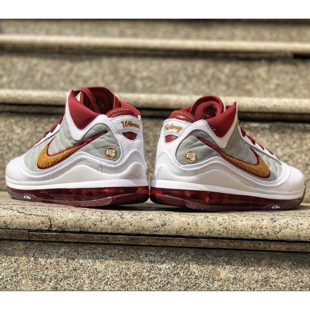 正品】Nike LeBron 7 QS “MVP” 白紅金扣運動籃球休閒CZ8915-100潮鞋