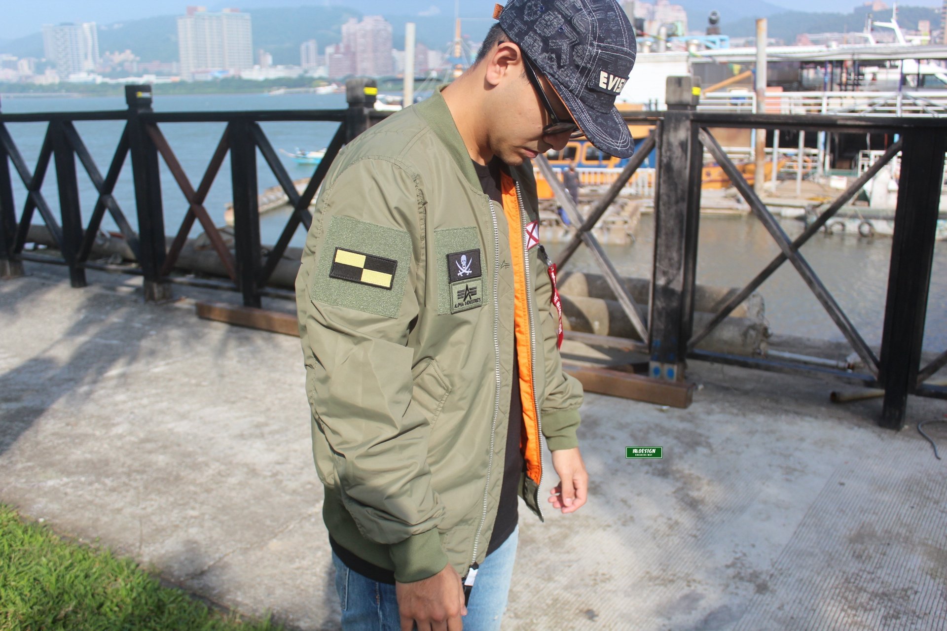 南◇ 現ALPHA INDUSTRIES MA-1 FLIGHT JACKET 可拆貼布臂章軍綠飛行