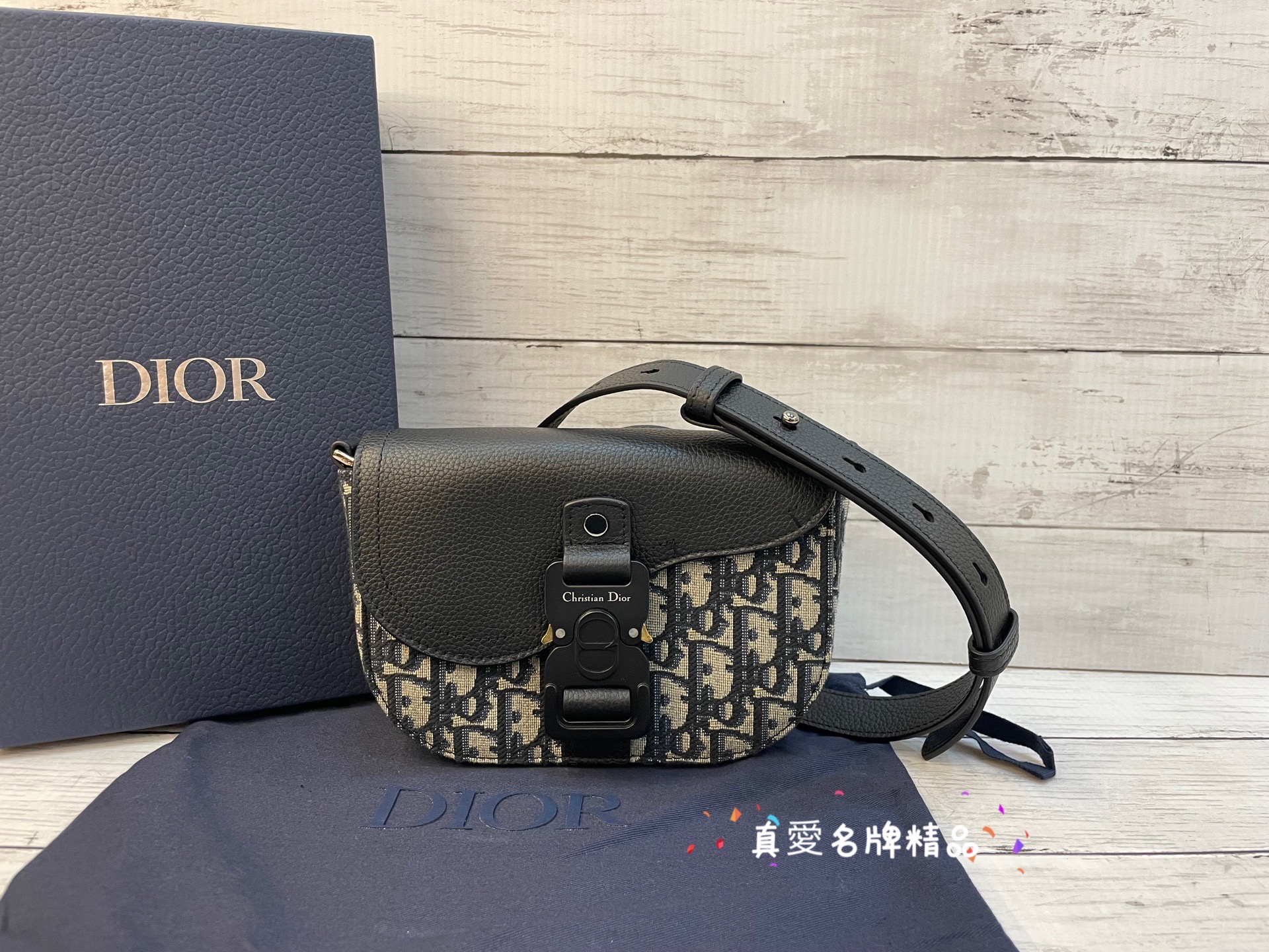 《真愛名牌精品》DIOR 2ADCA435YKS SADDLE 老花 單寧 男款 馬鞍系列 小斜背包 *全新*代購