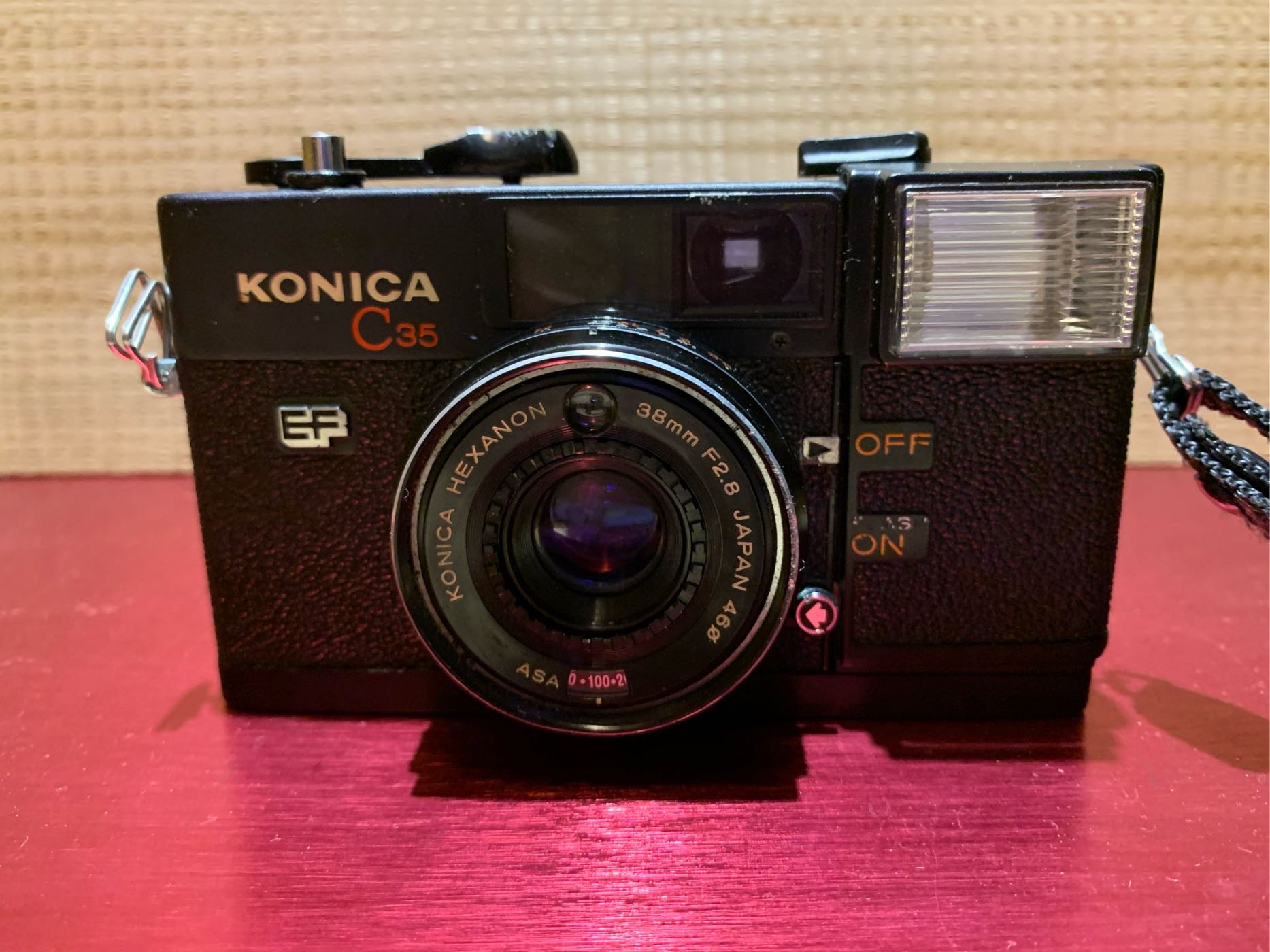 KONICA C35 EF底片相機KONICA C35 EF零件機底片型照相機底片相機傻瓜