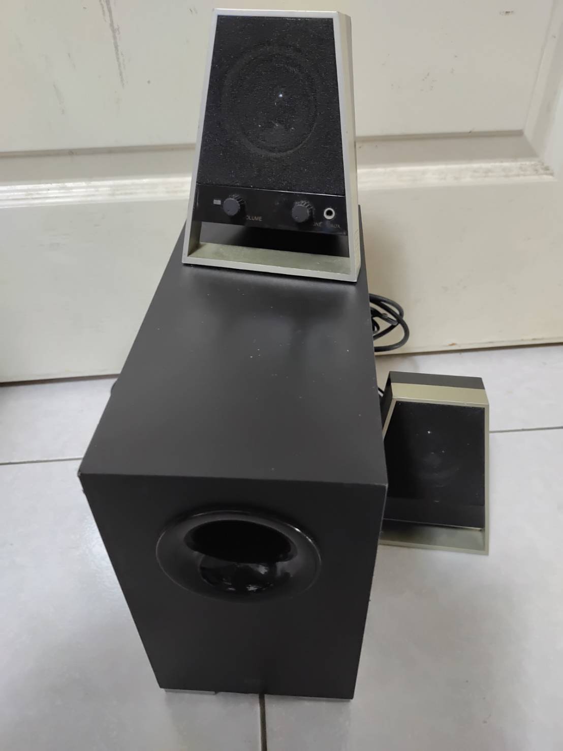 雅致品味 強悍重低音 夢幻逸品 美國奧特藍星ALTEC LANSING VS2621 2.1聲道喇叭 臥