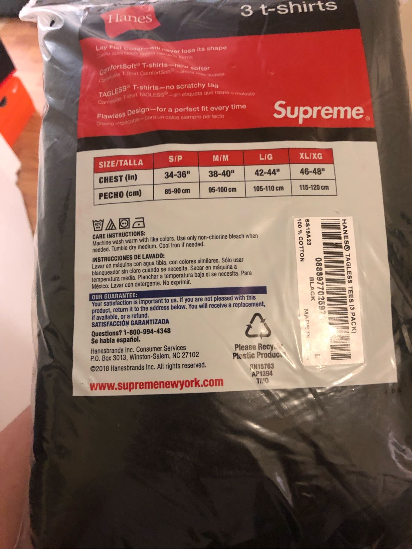 Supreme x Hanes Tee 素面T恤黑白數量不多S M L XL | Yahoo奇摩拍賣