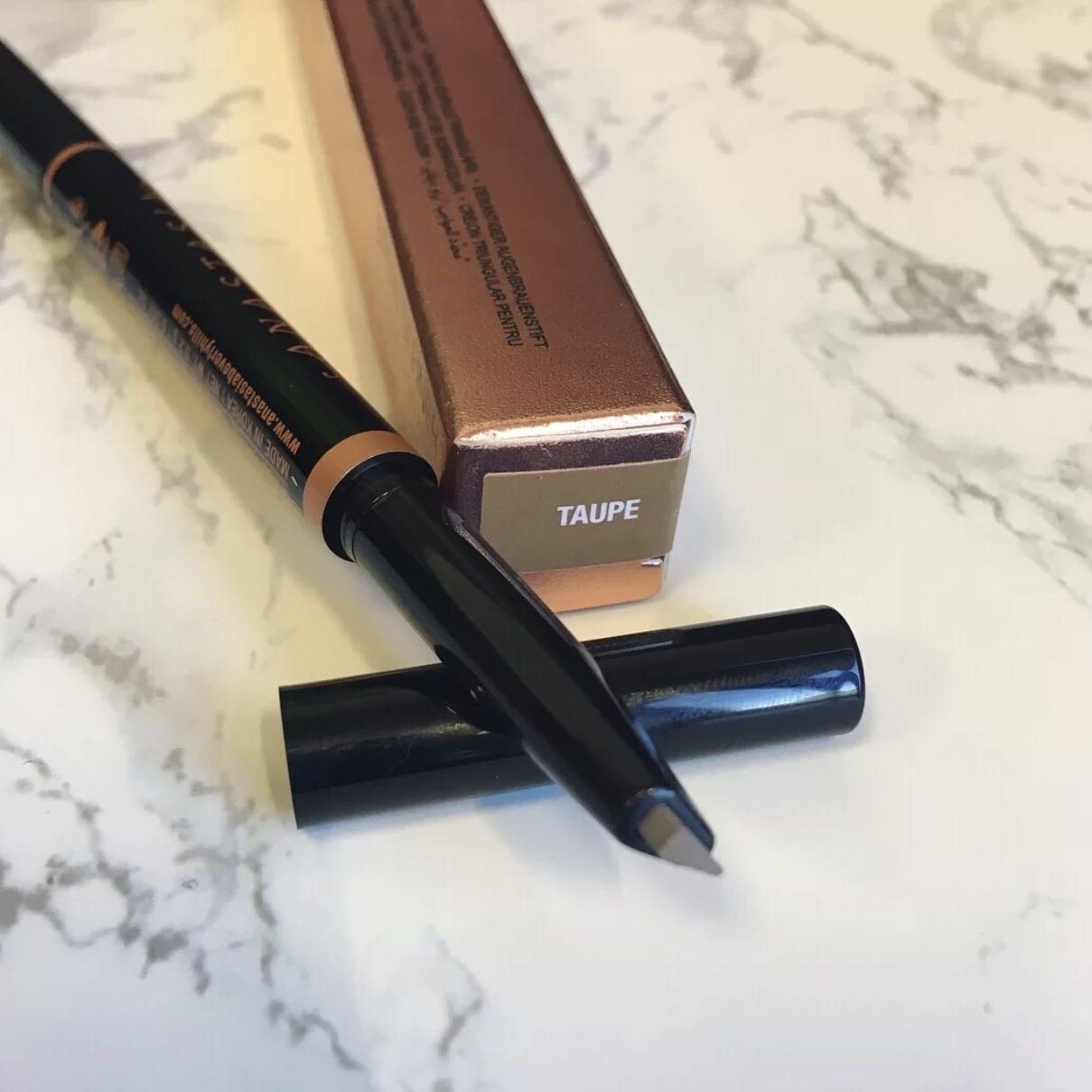 ANASTASIA BEVERLY HILLS 斜口雙頭眉筆BROW DEFINER 0.2g(美國最夯眉筆！好萊塢女星御用) 正品代購附購證|  Yahoo奇摩拍賣