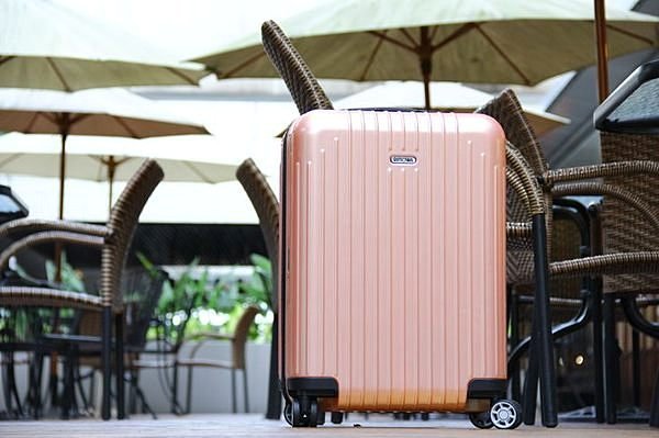 rimowa pearl rose