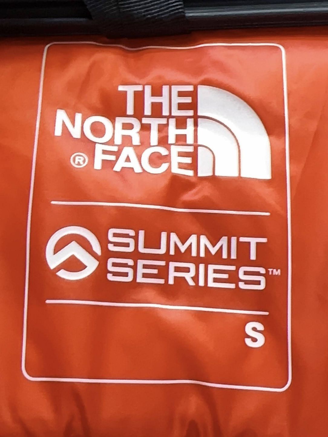 The North Face 北臉 橘色黑邊小Logo連帽羽絨外套(小瑕疵福利品) | Yahoo奇摩拍賣