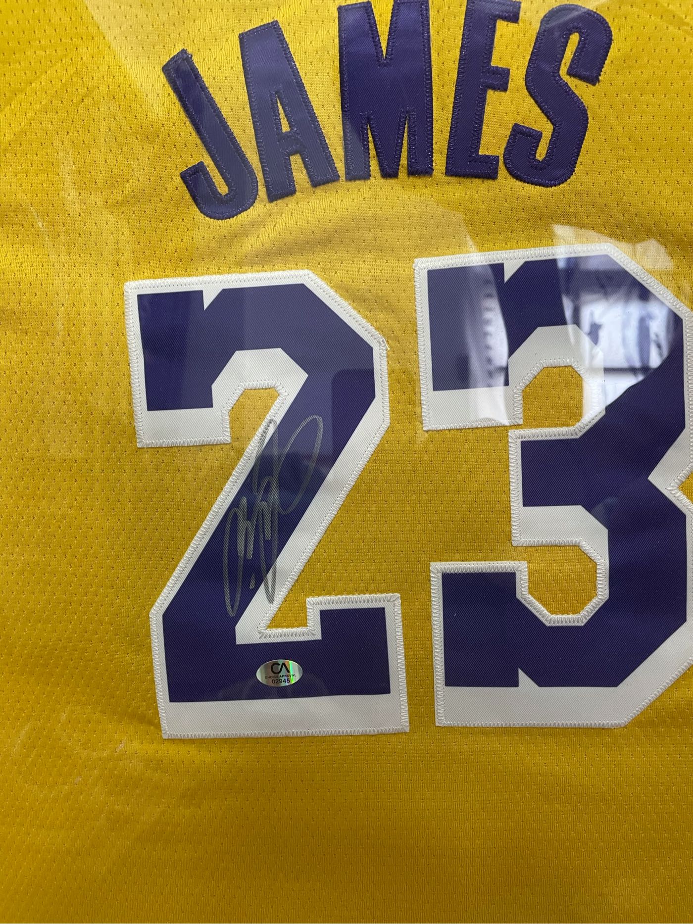 Lebron James Lakers # 23 auto Jersey 小皇帝湖人親簽球衣。size 52