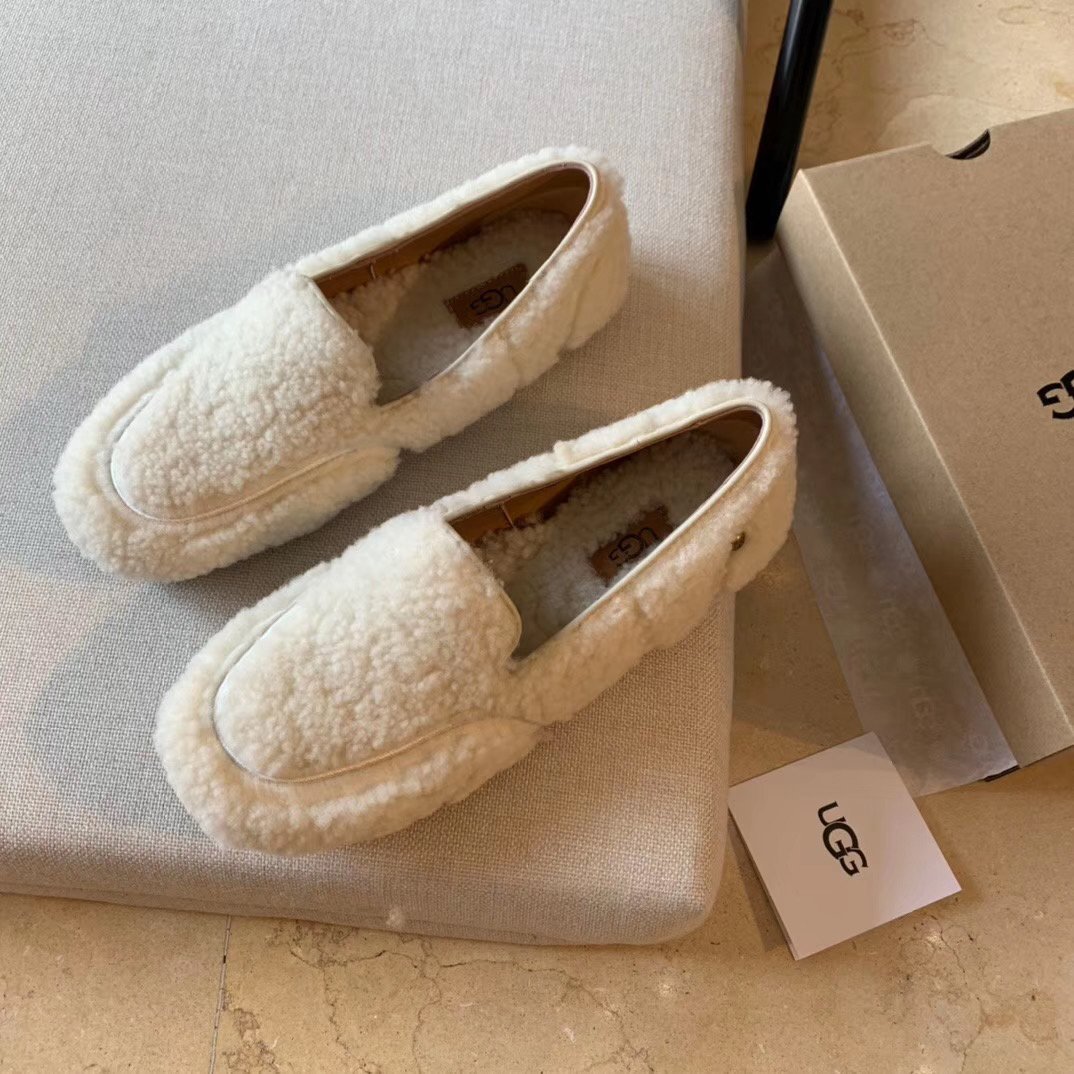 Ugg hailey 2024 fluff loafer