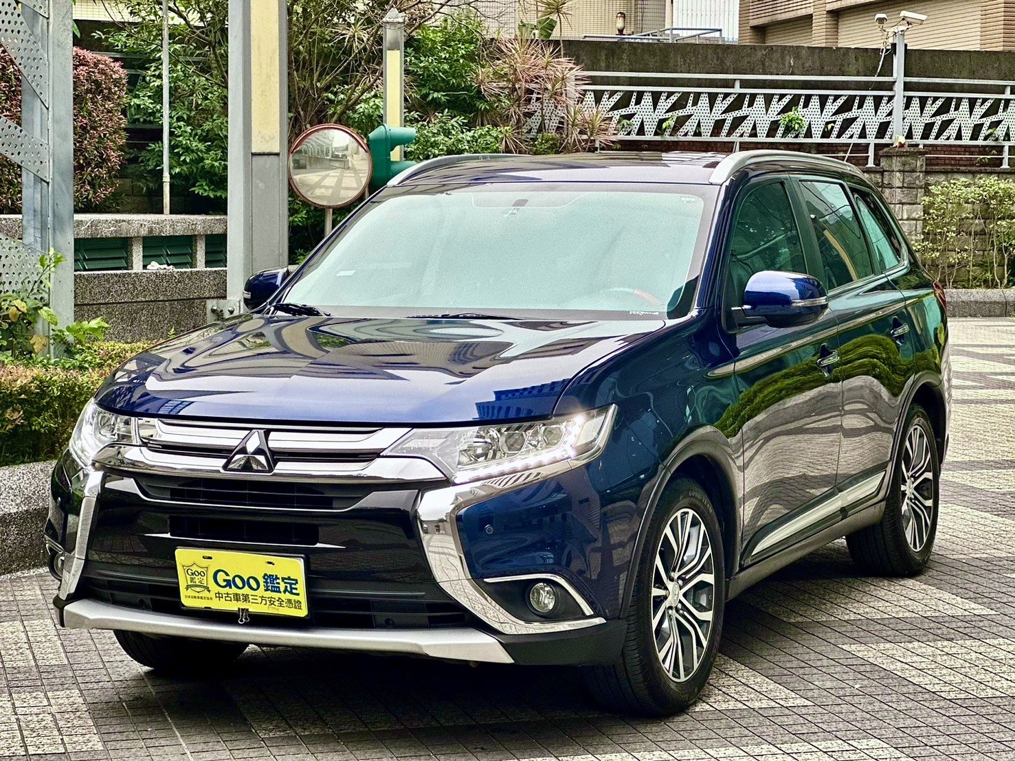 2016 Mitsubishi 三菱 Outlander