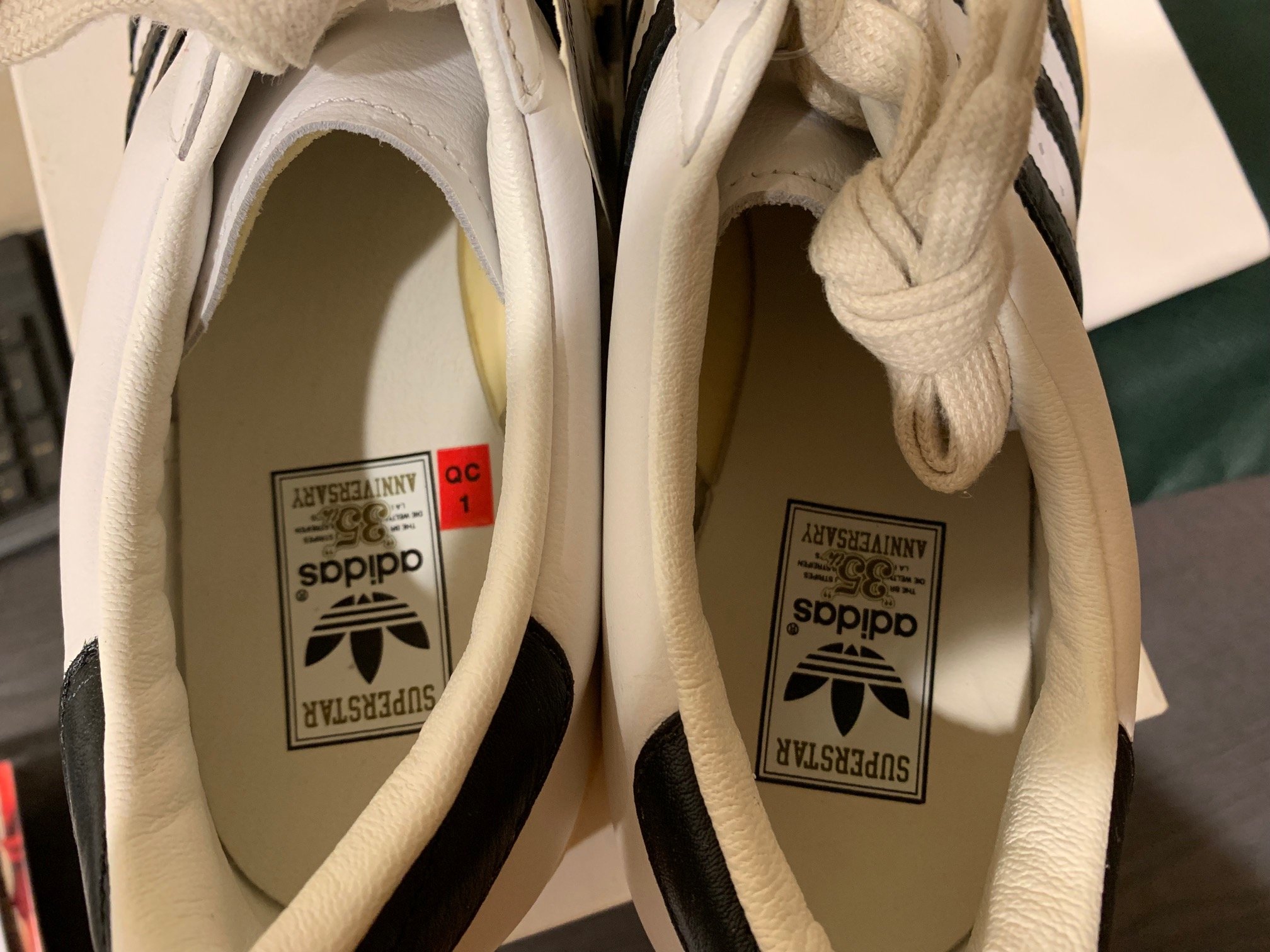 35周年ADIDAS SUPERSTAR 限量世界700雙名店系列第一雙全新正品US 10