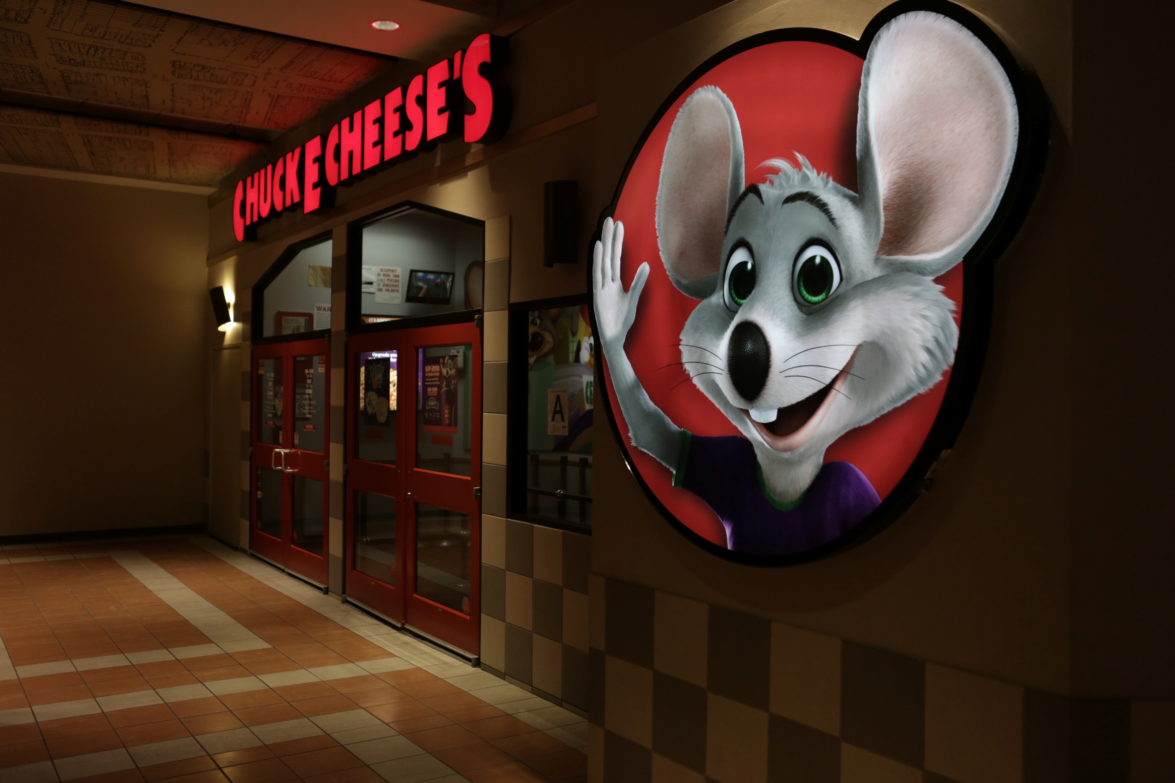 Chuck E Cheese And Gnc Bankruptcies Highlight America S Economic Washout From Covid 19