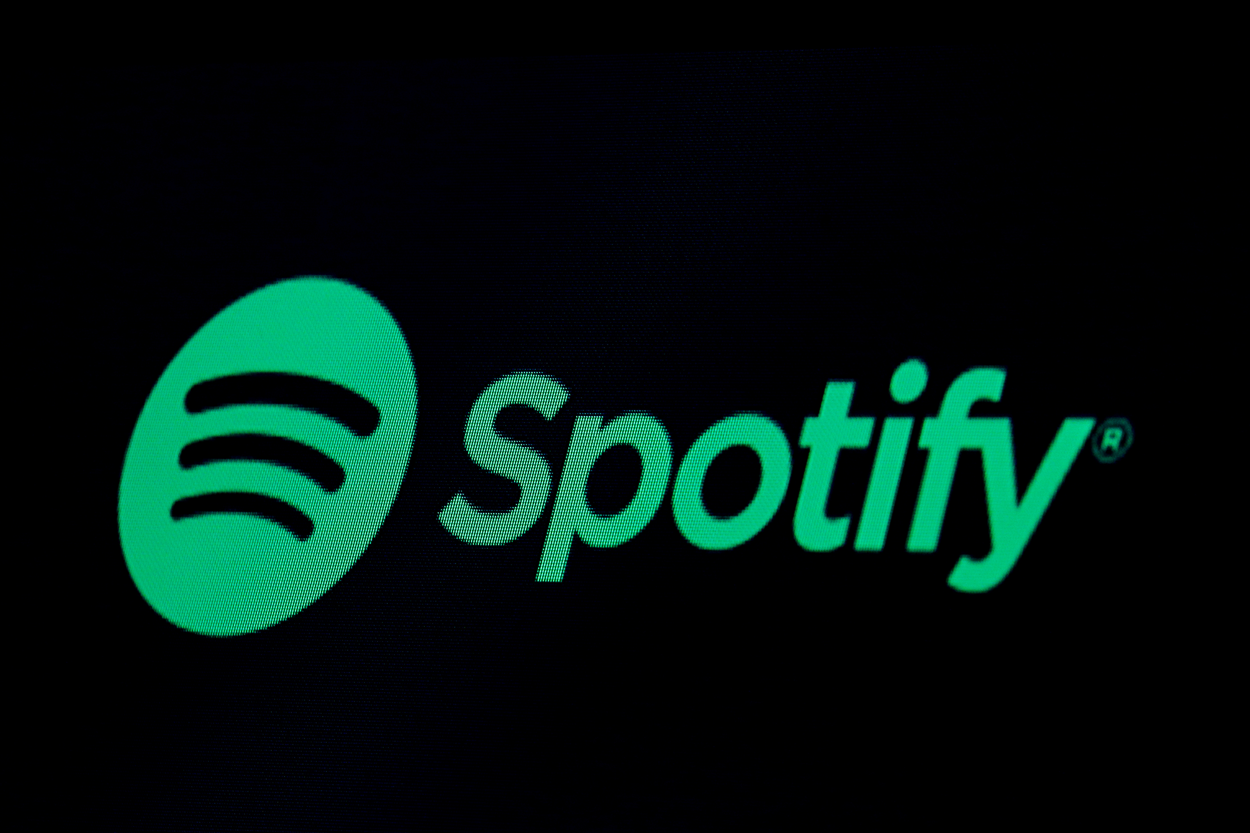 Invoice Simmons escolhido para chefiar divisão world de esportes do Spotify