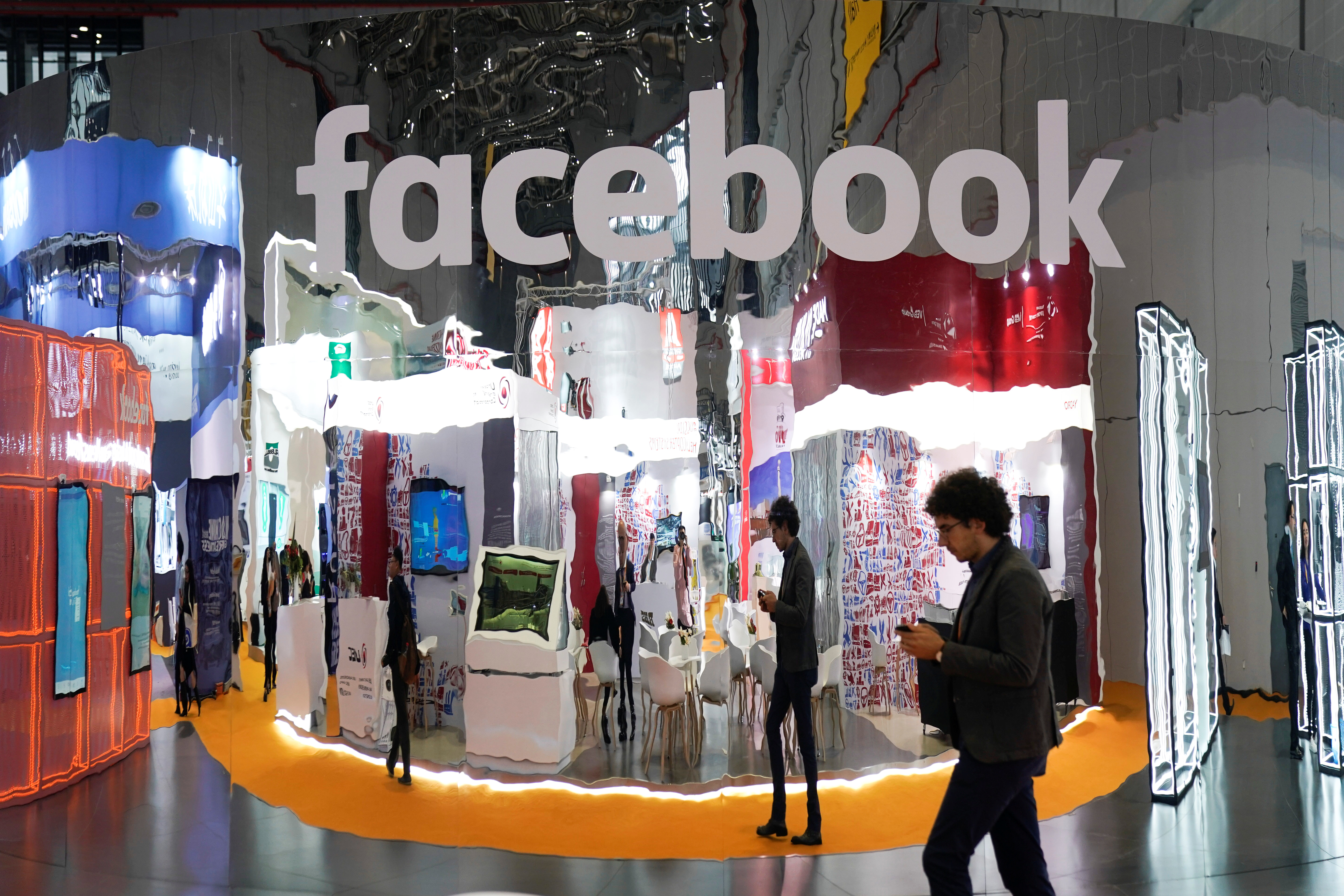 Facebook дозволяє користувачам вибирати, які публікації вони хочуть бачити більше