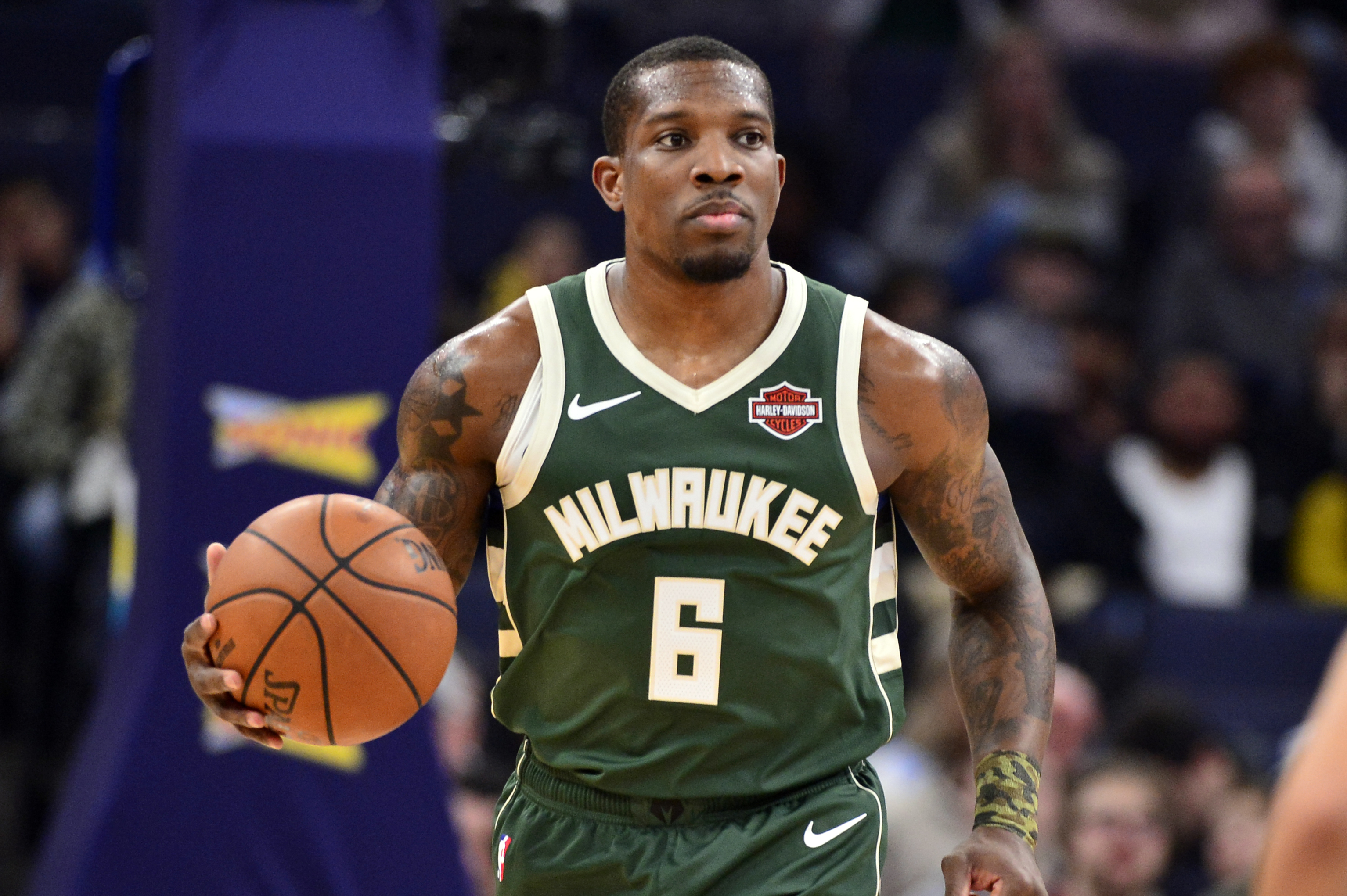 Nba Bucks Pg Eric Bledsoe Out Two Weeks With Fractured Leg