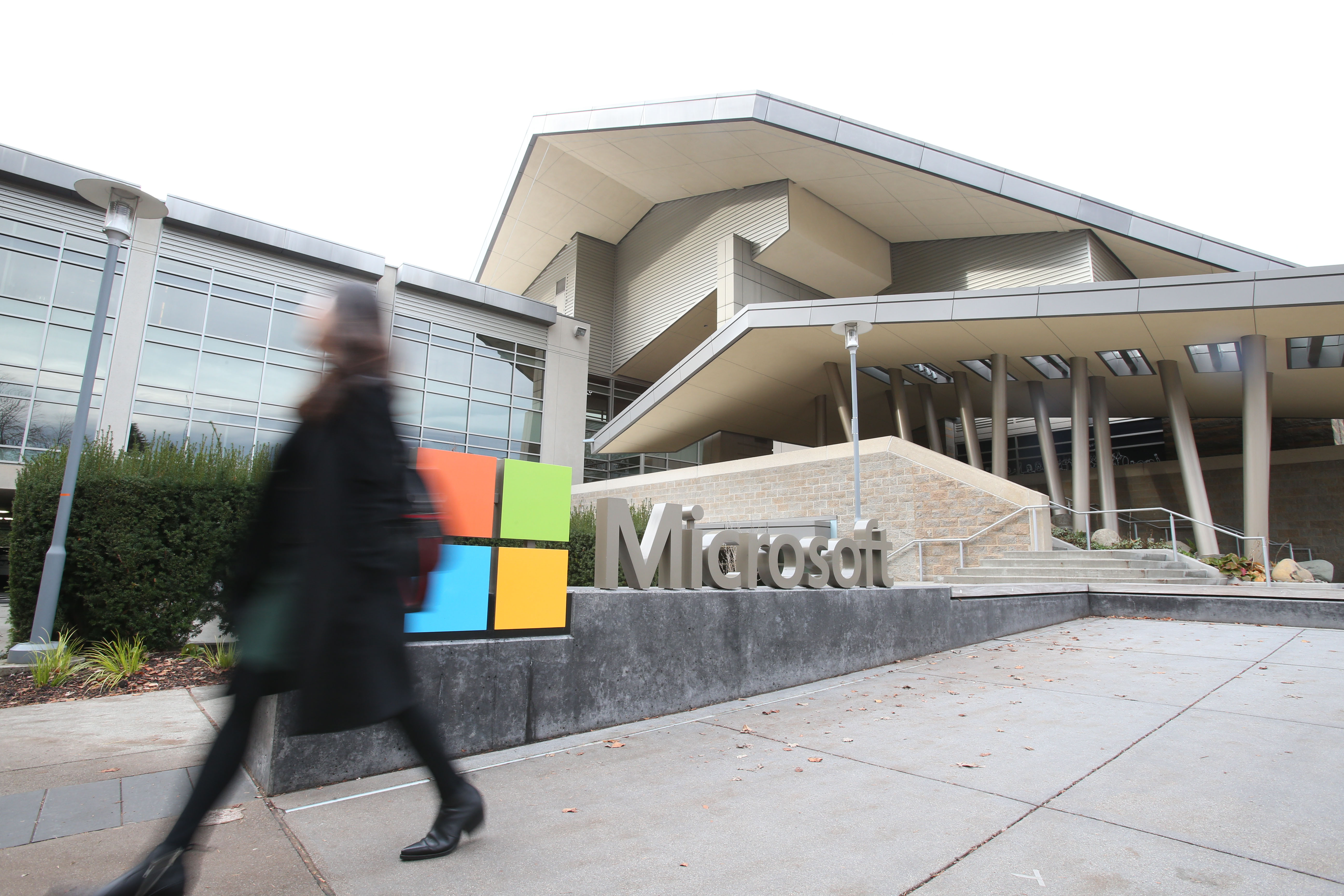 Microsoft delays full reopening of its offices until at least September