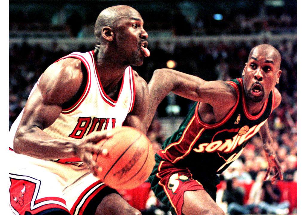 Michael Jordan Chicago Bulls Mookie Blaylock Atlanta Hawks. I KNOW