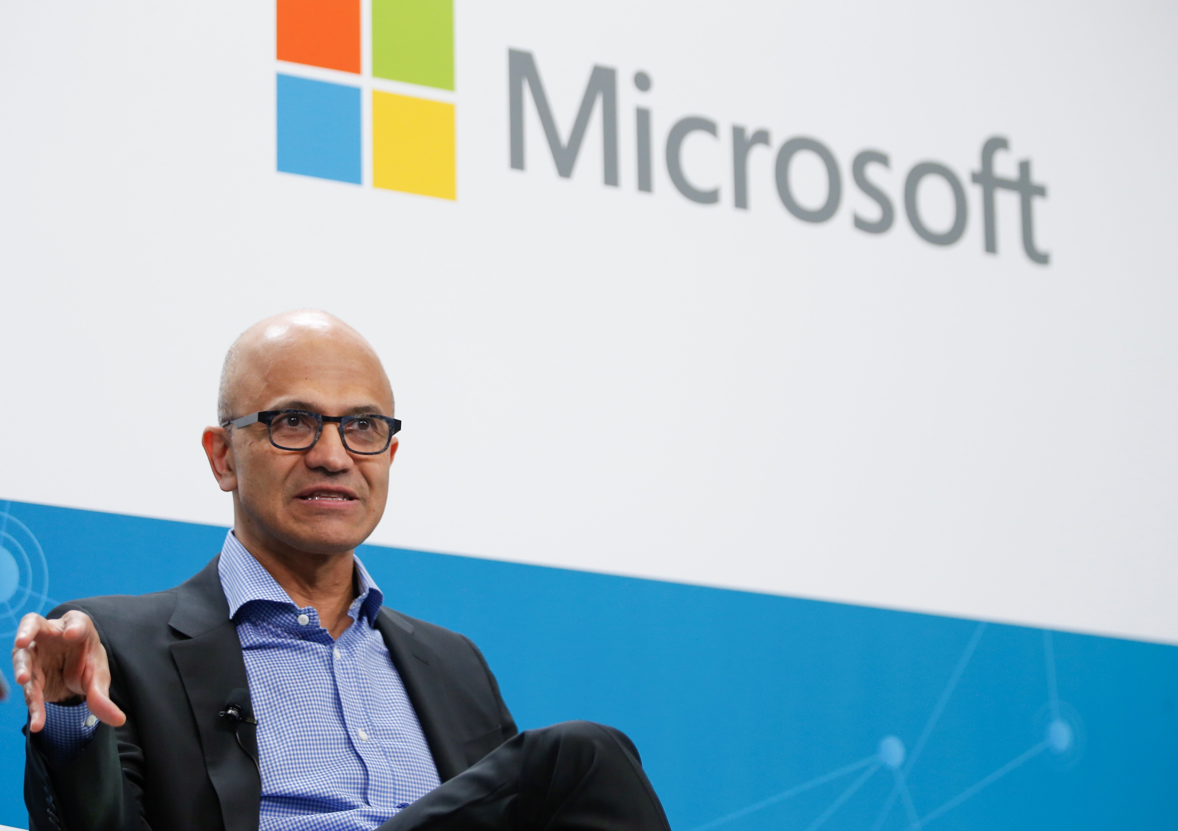 Microsoft nomme le PDG Satya Nadella au poste de président du conseil d’administration