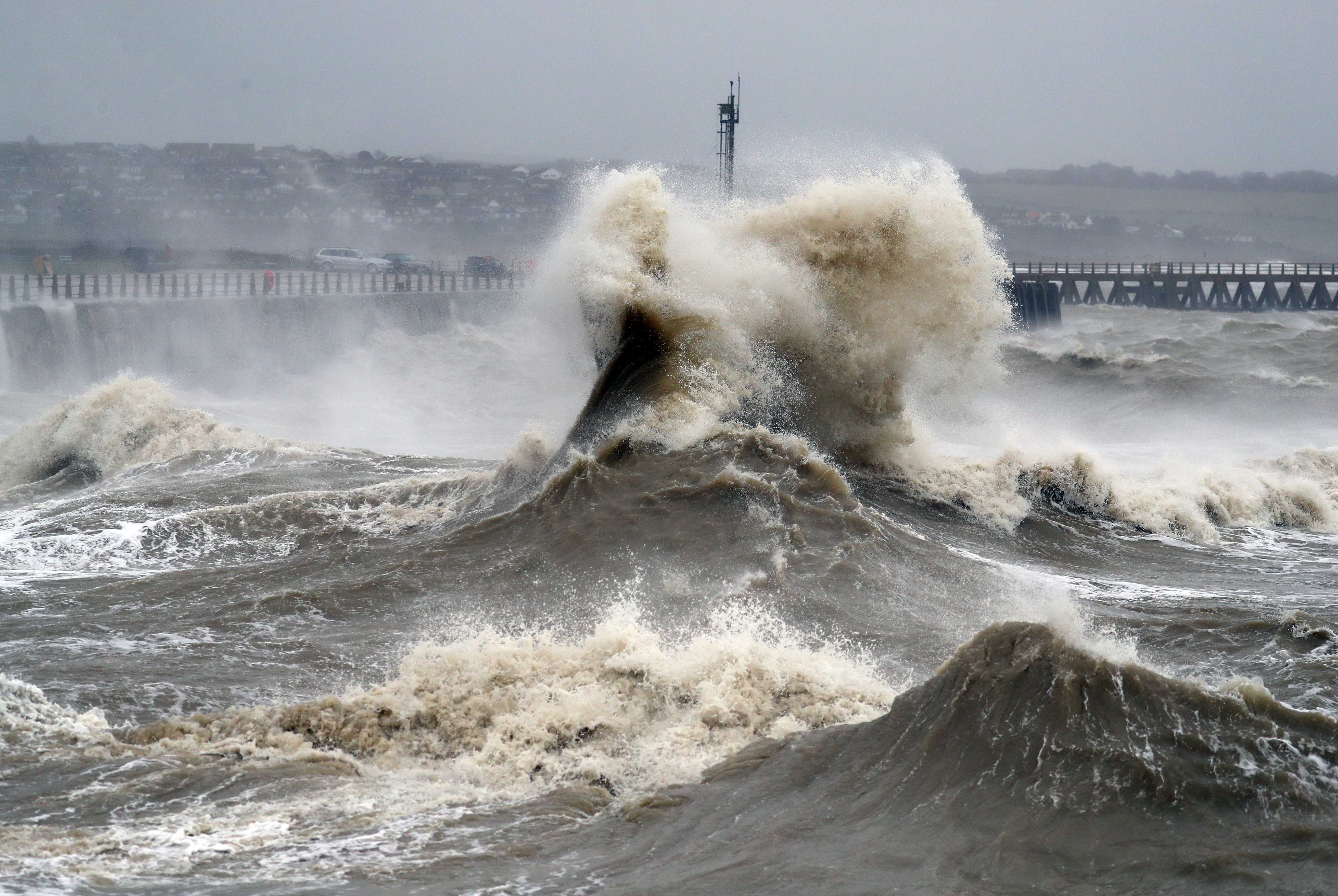 Сильный шквал. ИТА 1 шторм. Про циклон и ветер на море. Cyclone Wave Samsher Kunka. Сочинение про шторм на море.