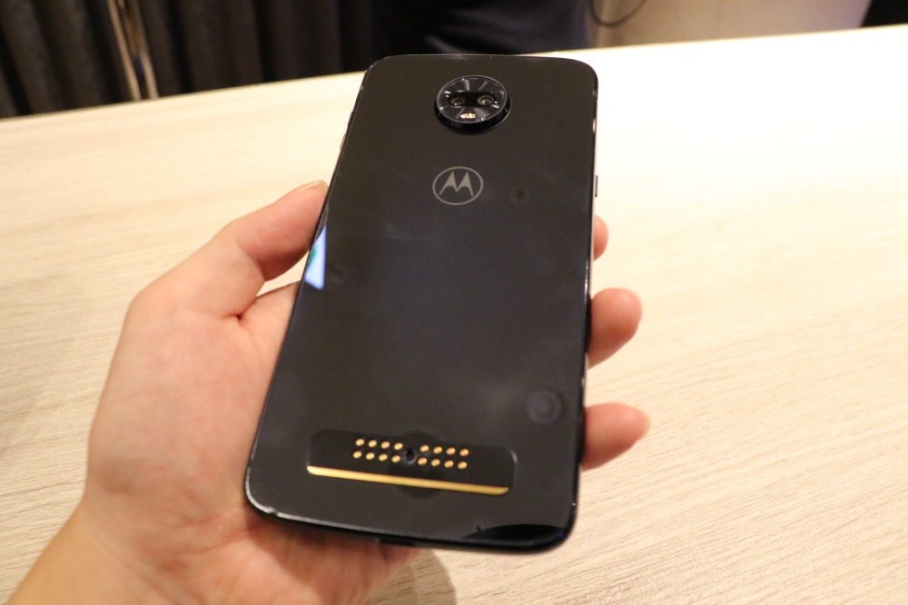 moto z3 play