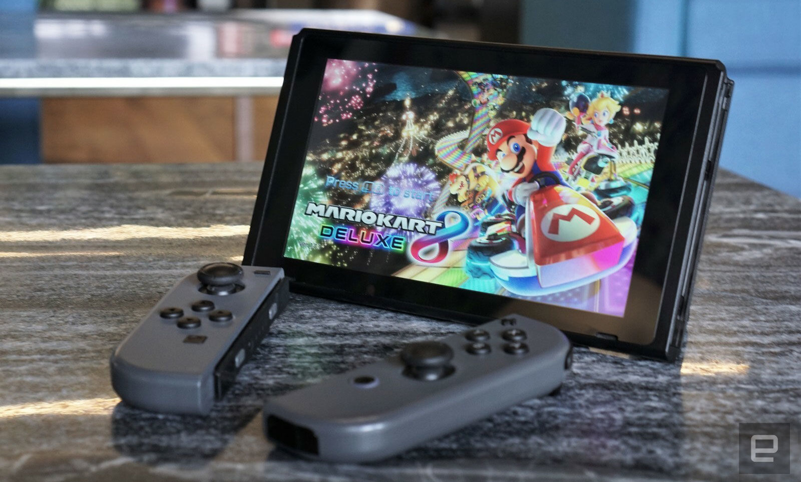 任天堂、新型Switchは上位版・廉価版を夏にも発売。「形に驚く」？(WSJ) - Engadget 日本版