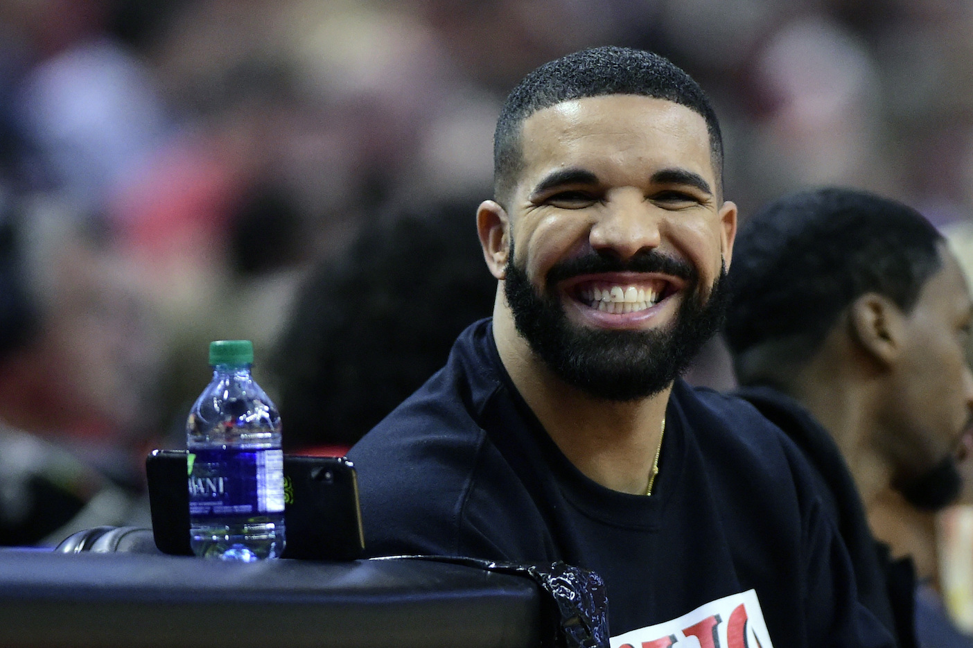 Drake Launching Campaign To Entice Kawhi Leonard To Re Sign With Raptors