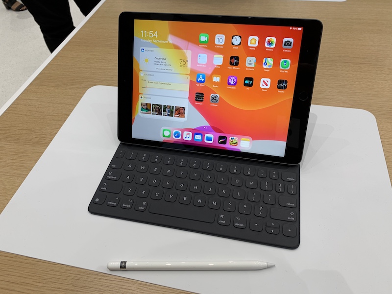 ちむこ様 iPad (第10世代) 10.9インチ + キーボード+belloprint.com