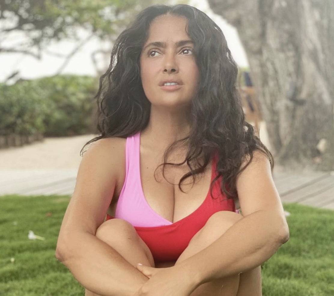 Salma Hayek Shows Off Her Curves In Makeup Free Bikini Pic You Haven T Aged A Day