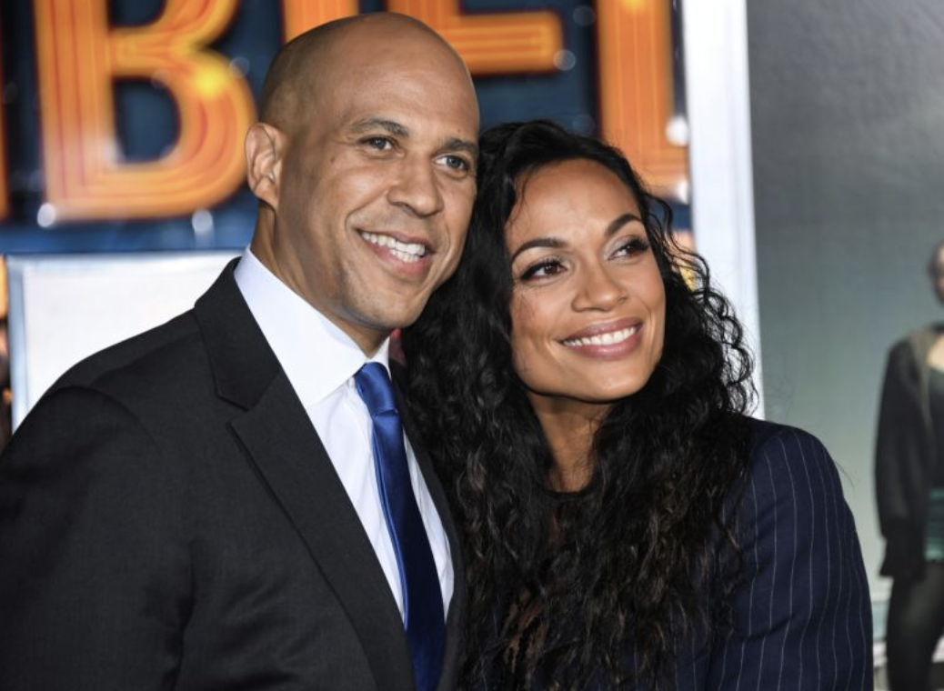 Cory Booker wooed Rosario Dawson with dad jokes