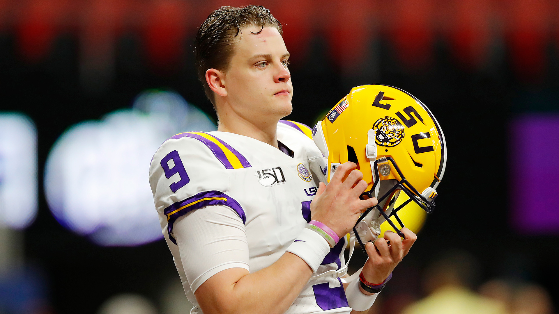 LSU QB and Heisman favorite Joe Burrow wins Maxwell and Dave