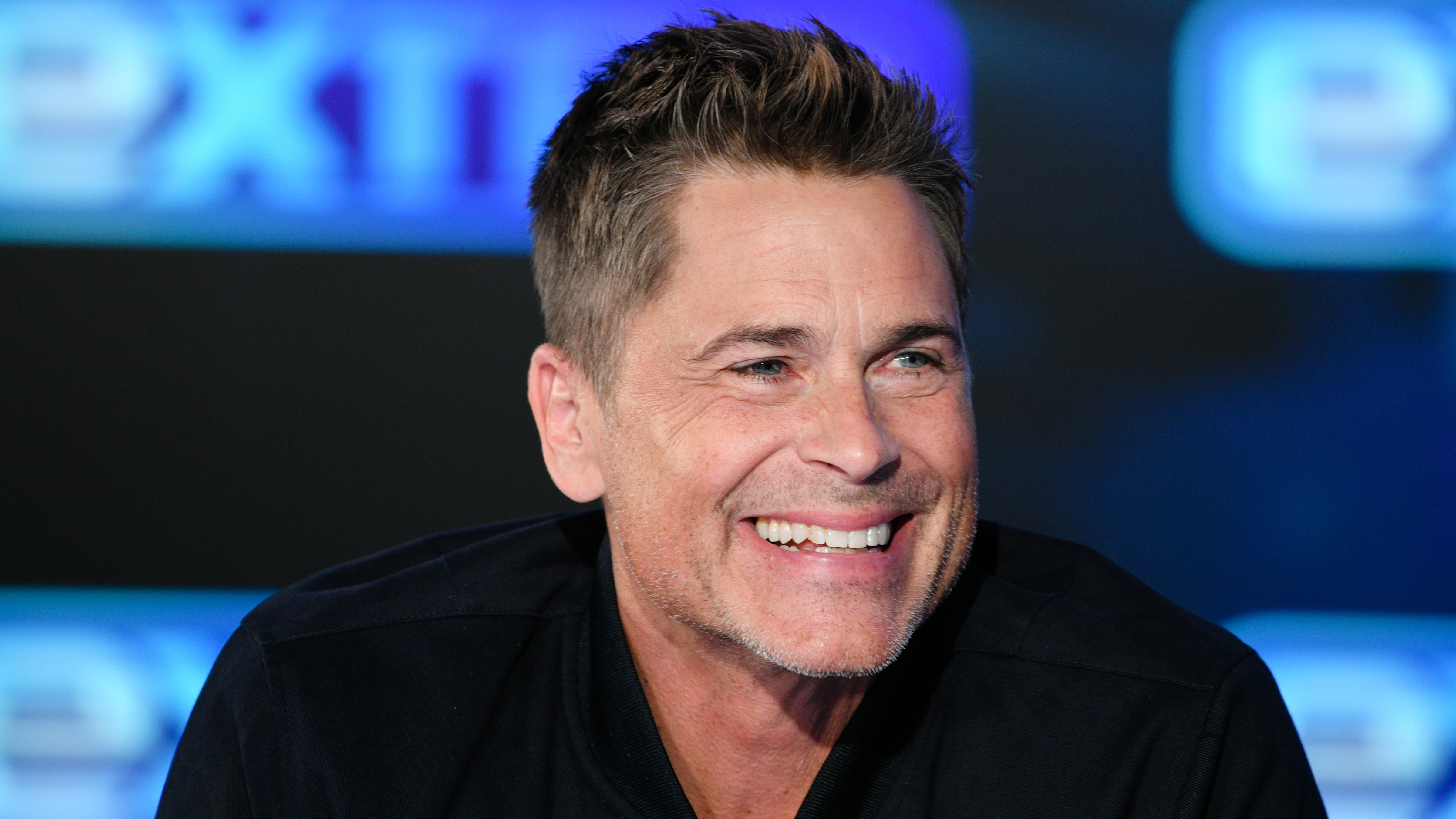 nfl logo hat rob lowe