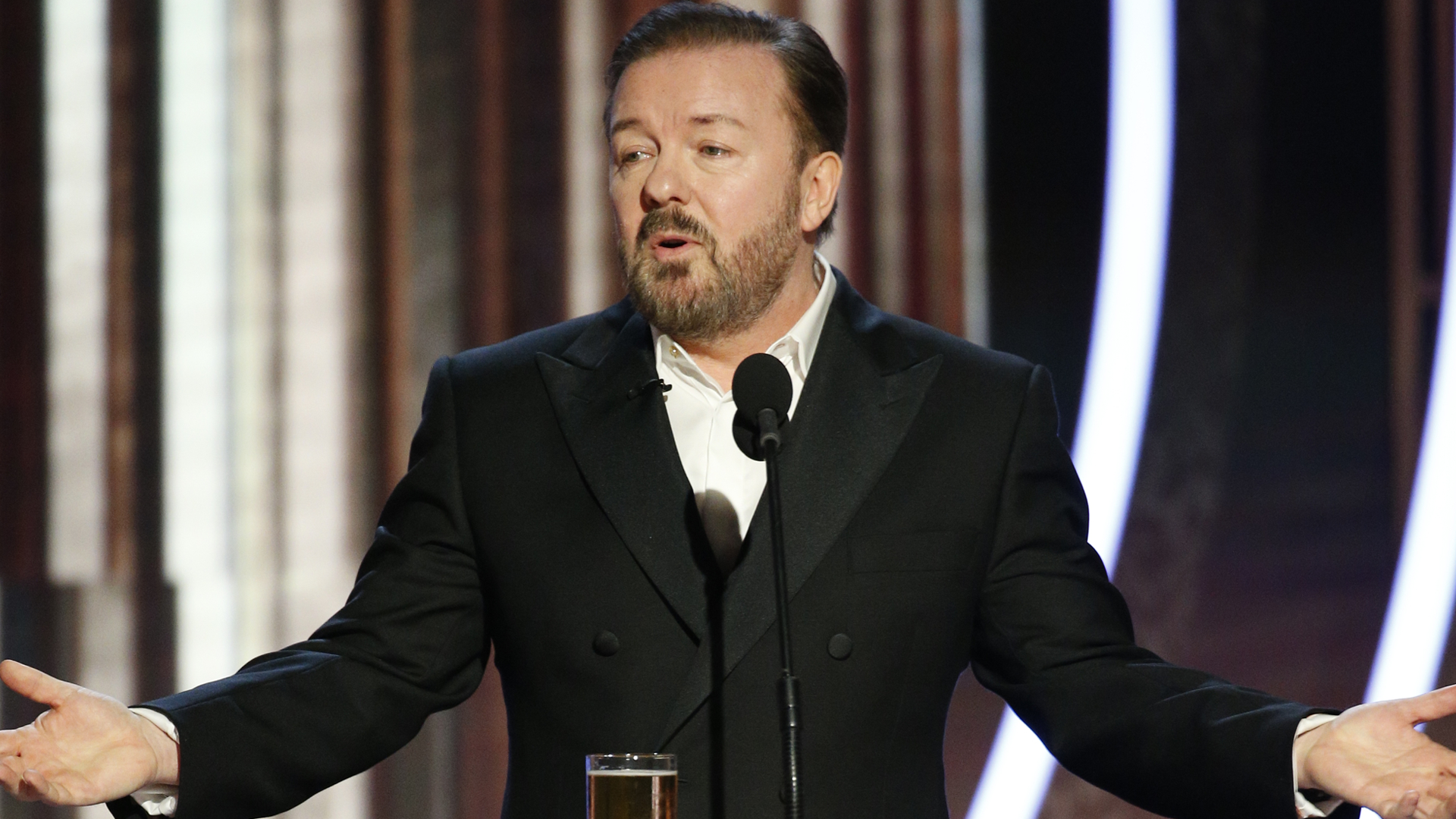 Ricky Gervais’s Golden Globes monologue gathers support from Yahoo readers