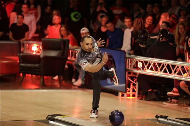 Red Sox's Mookie Betts throws perfect game in PBA World Series of Bowling 