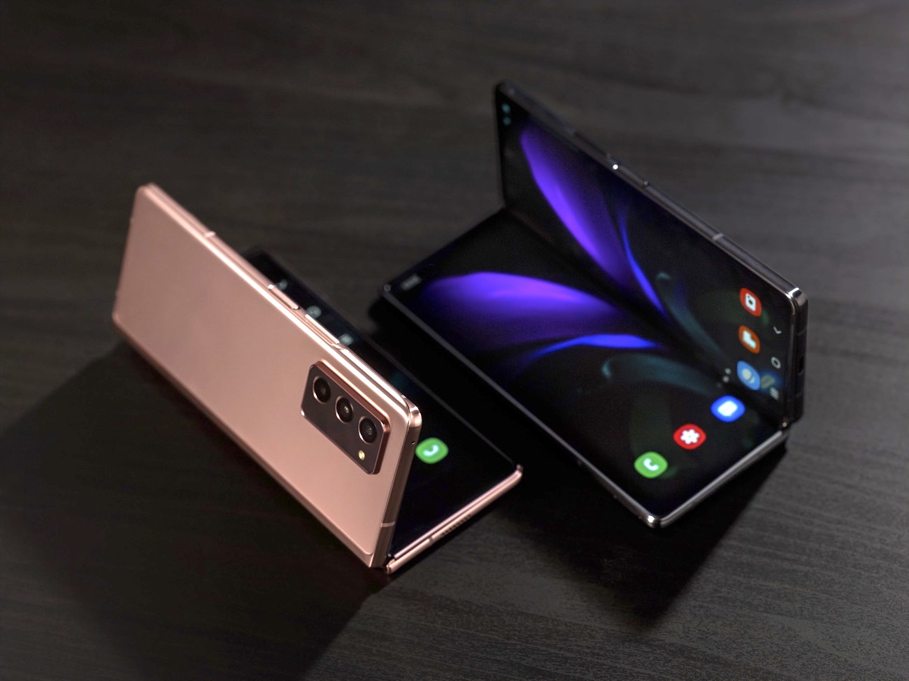 速報 折りたたみスマホ Galaxy Z Fold2詳細発表 初代から劇的進化 石野純也 Engadget 日本版