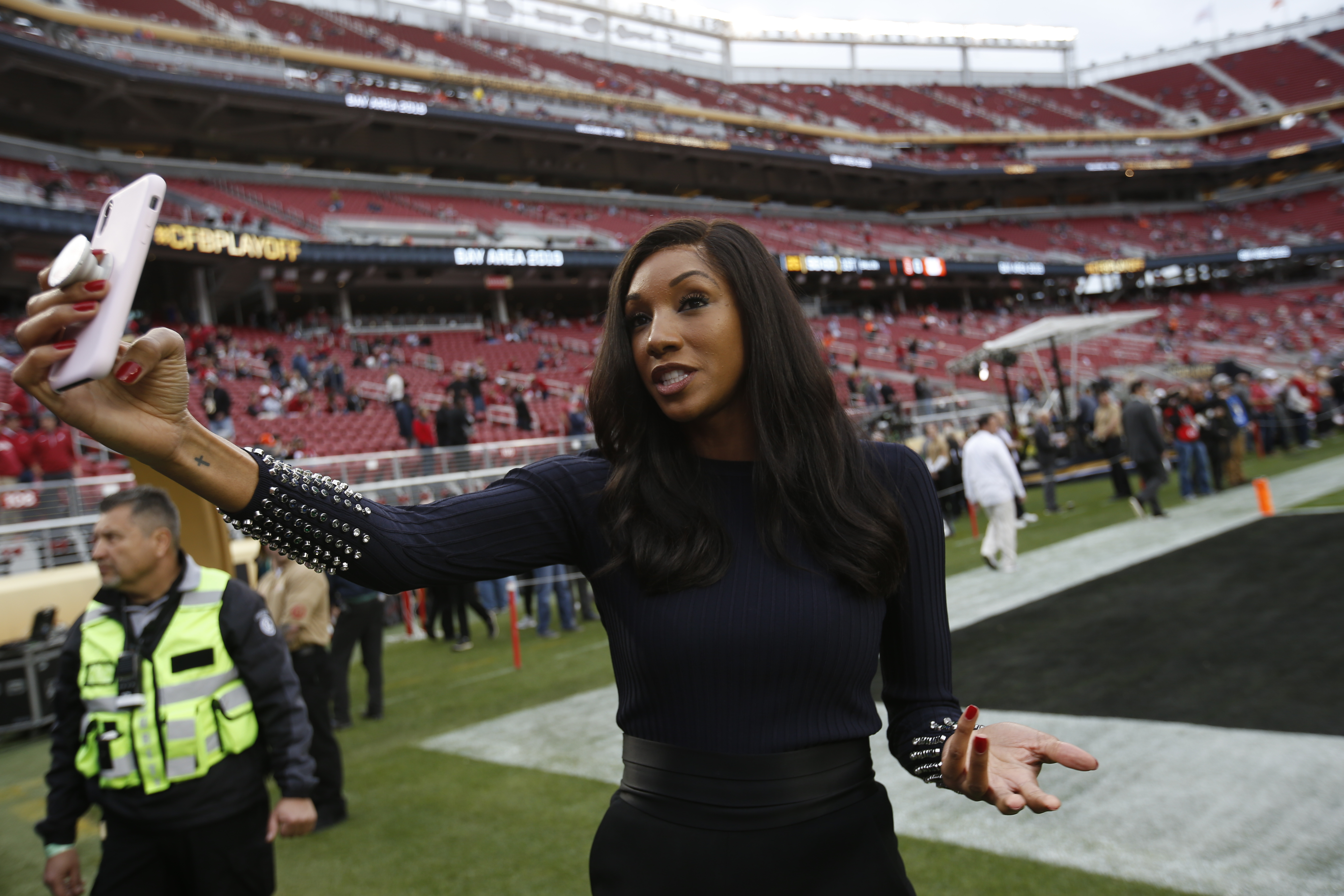 Maria taylor monday night football outfit information