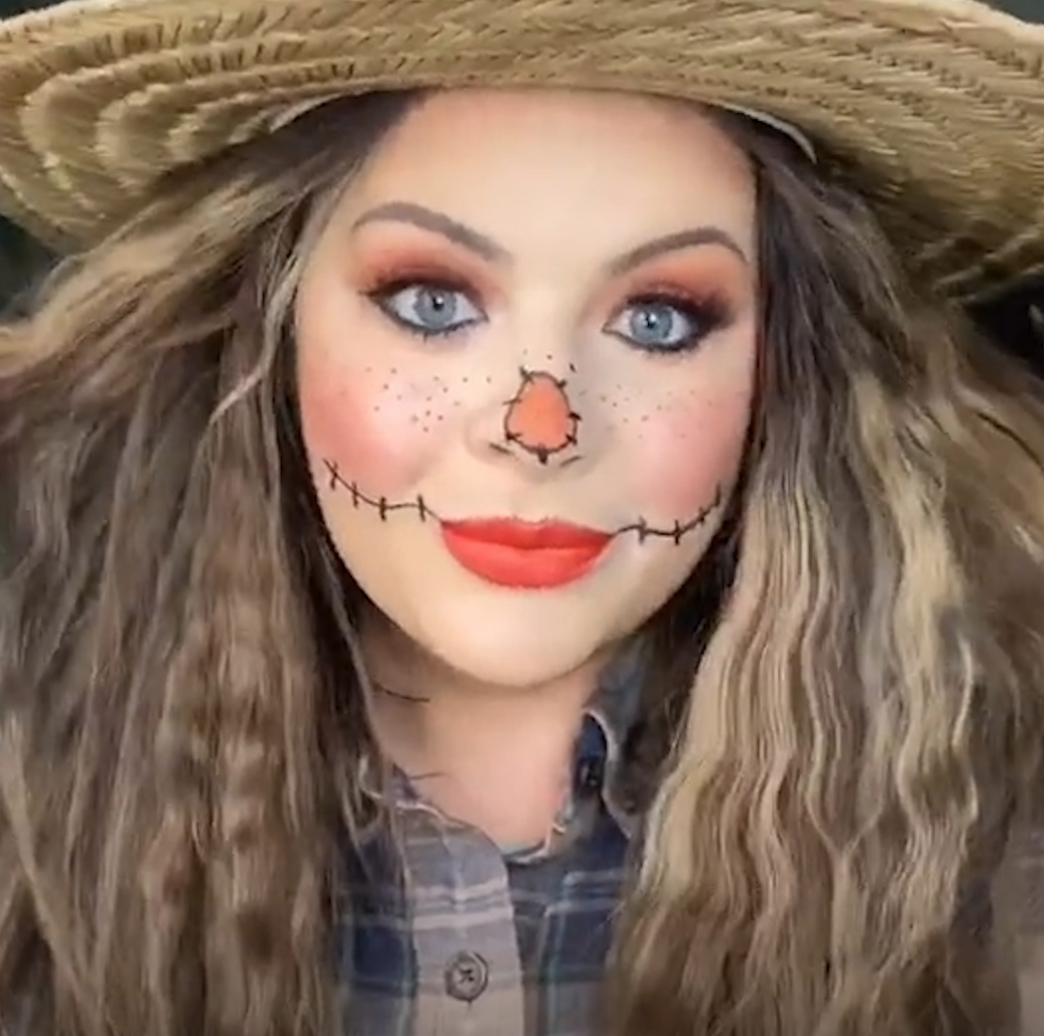 TikToker shares 10 super easy Halloween looks you can throw together