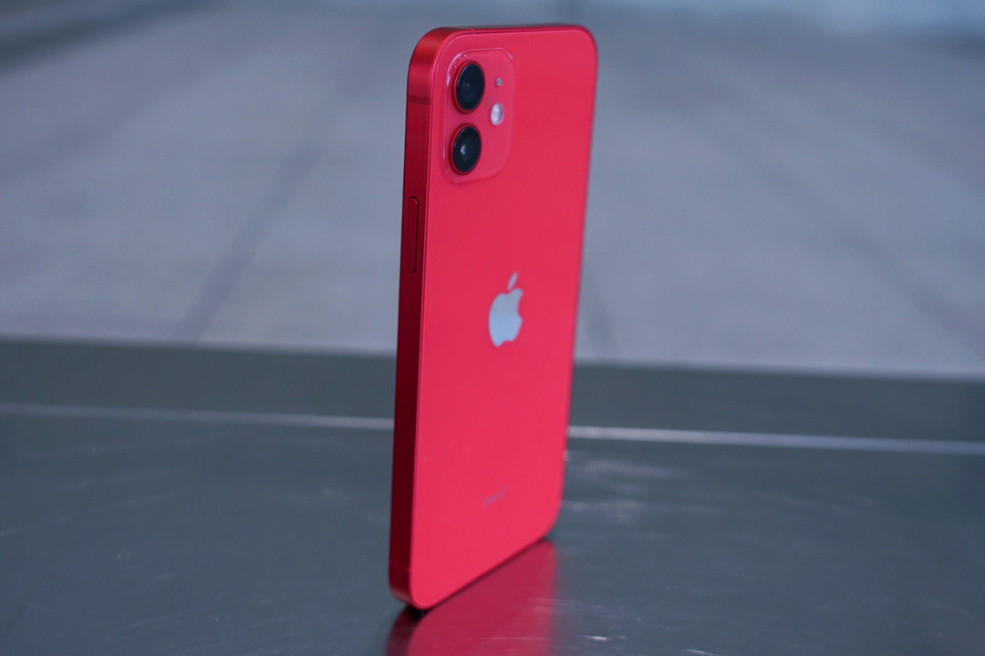 Iphone 12 12 Pro ブルーほか実機の色味を検証 Product Redは思ったほど赤くない Engadget 日本版