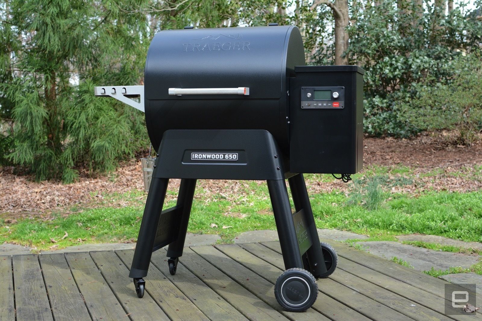 Traeger Ironwood 650" data-uuid="eff65ebb-1d67-3fff-b41a-083e6a440616