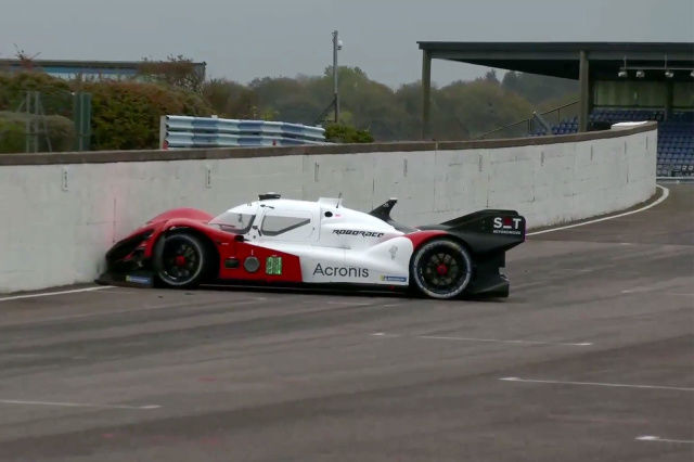 Ai自動運転レース Roborace サーキット走行でマシンが壁に直行 Engadget 日本版