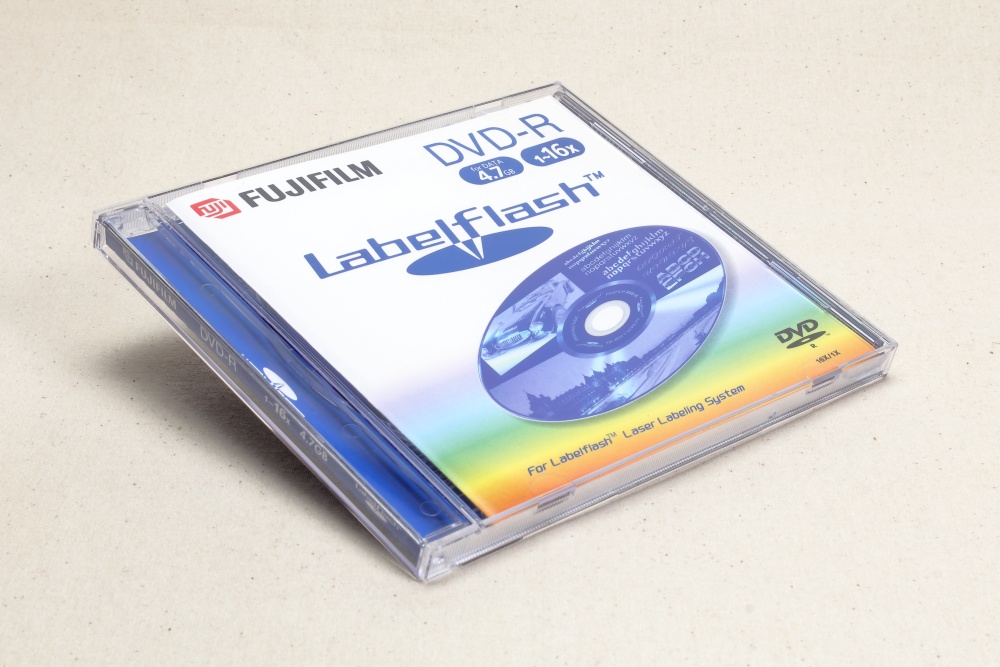 データだけでなくレーベルまで光学ドライブで印刷できる Labelflash Dvd R スイートメモリーズ File035 Engadget 日本版