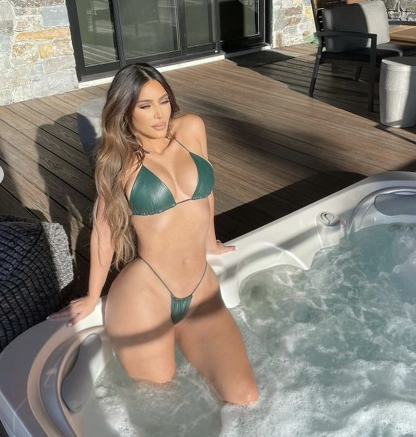 Always Find Your Light Kim Kardashian Turns The Heat Up In Tiny Green Bikini