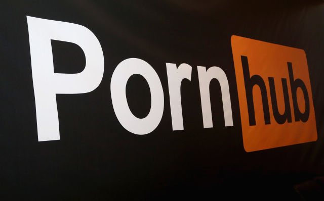 Pornhub、承認済みユーザーおよびコンテンツパートナー以外の動画をすべて削除