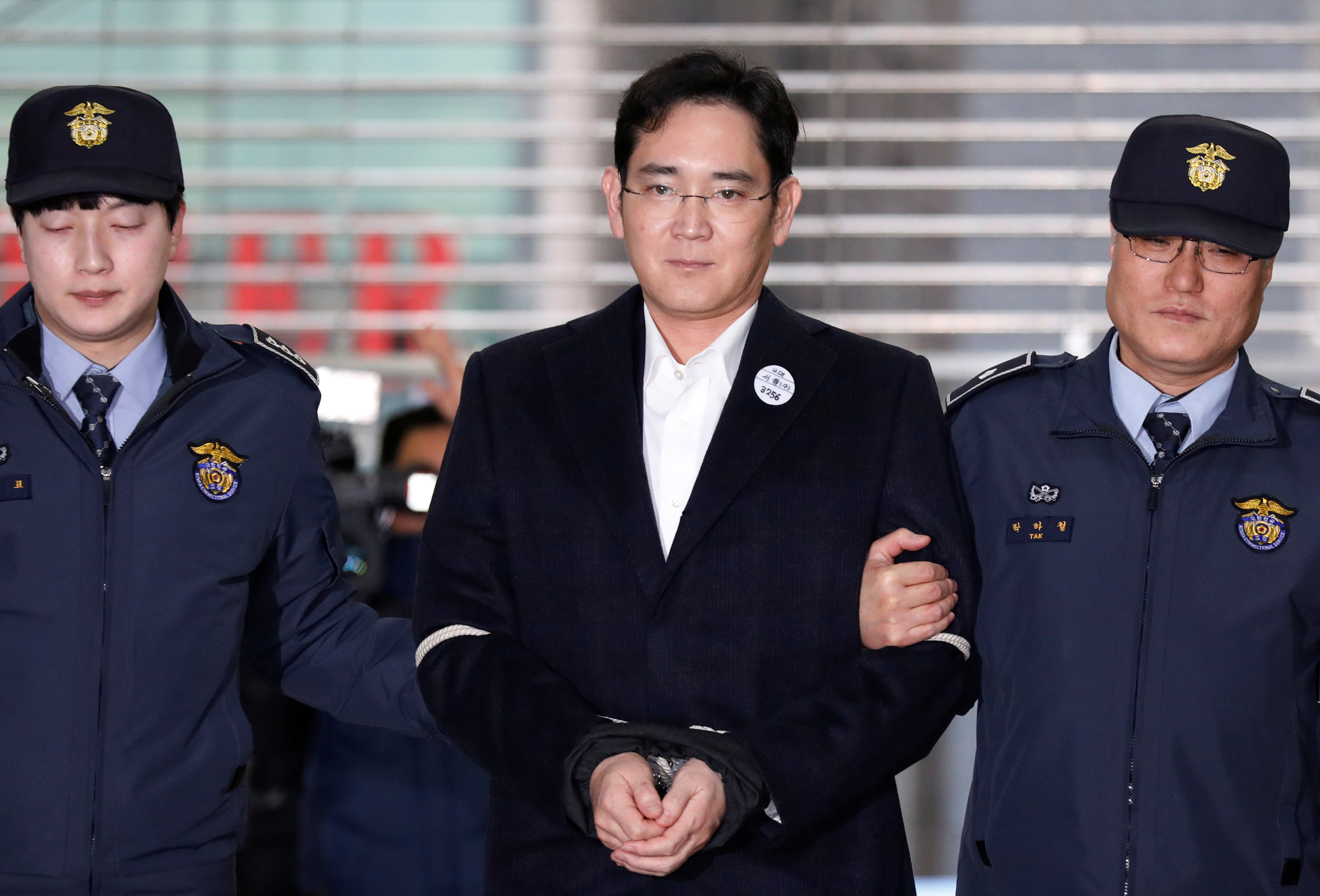 Samsung heir Jay Y. Lee is going back to jail for bribery | Engadget