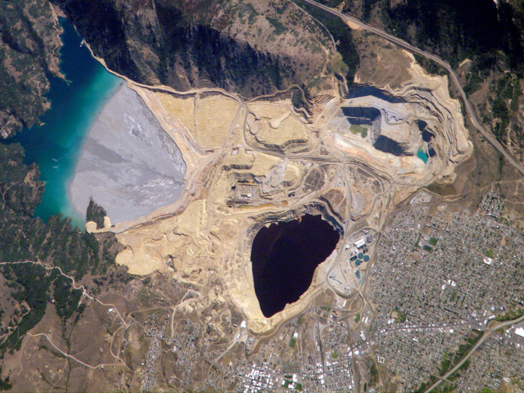 柏克利礦坑 (Photo by NASA, Wikimedia Commons提供, 圖片來源www.nasa.gov/multimedia/imagegallery/image_feature_697.html) 