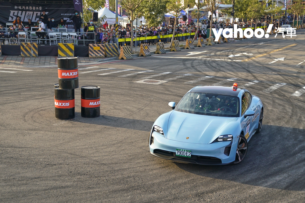 這場賽事的0號車由資深車手林沅滸駕駛Porsche Taycan電動車揭開序幕。