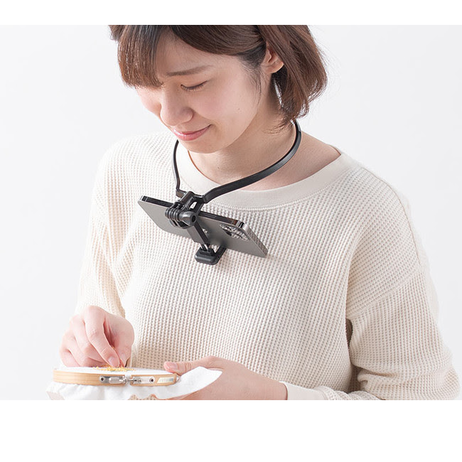 料理動画撮影などにぴったり 撮影用首掛けスマホホルダーをサンワサプライが発売 Engadget 日本版