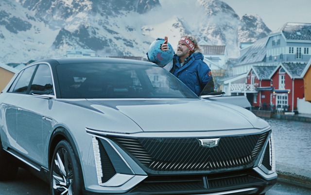 In the big game ad of General Motors, Will Ferrell plays, who discovers that Norway far surpasses the United States in the use of electric vehicles.  In the ad, "No, Norway," Kenan Thompson and Awkwafina go on an action-packed journey with Ferrell to give the Norwegians some of his thoughts.