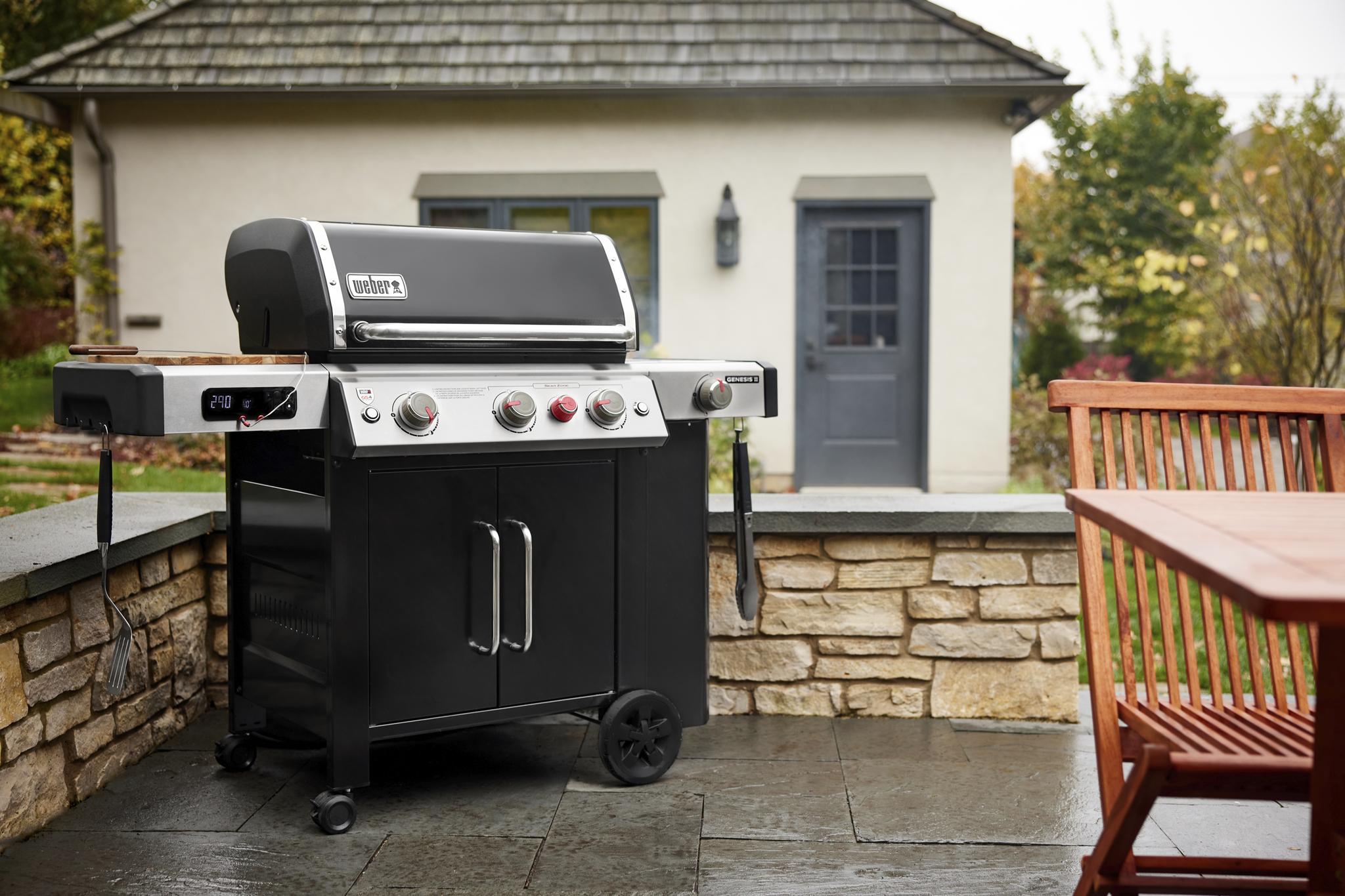 Weber brings wireless smarts to its gas grills | Engadget