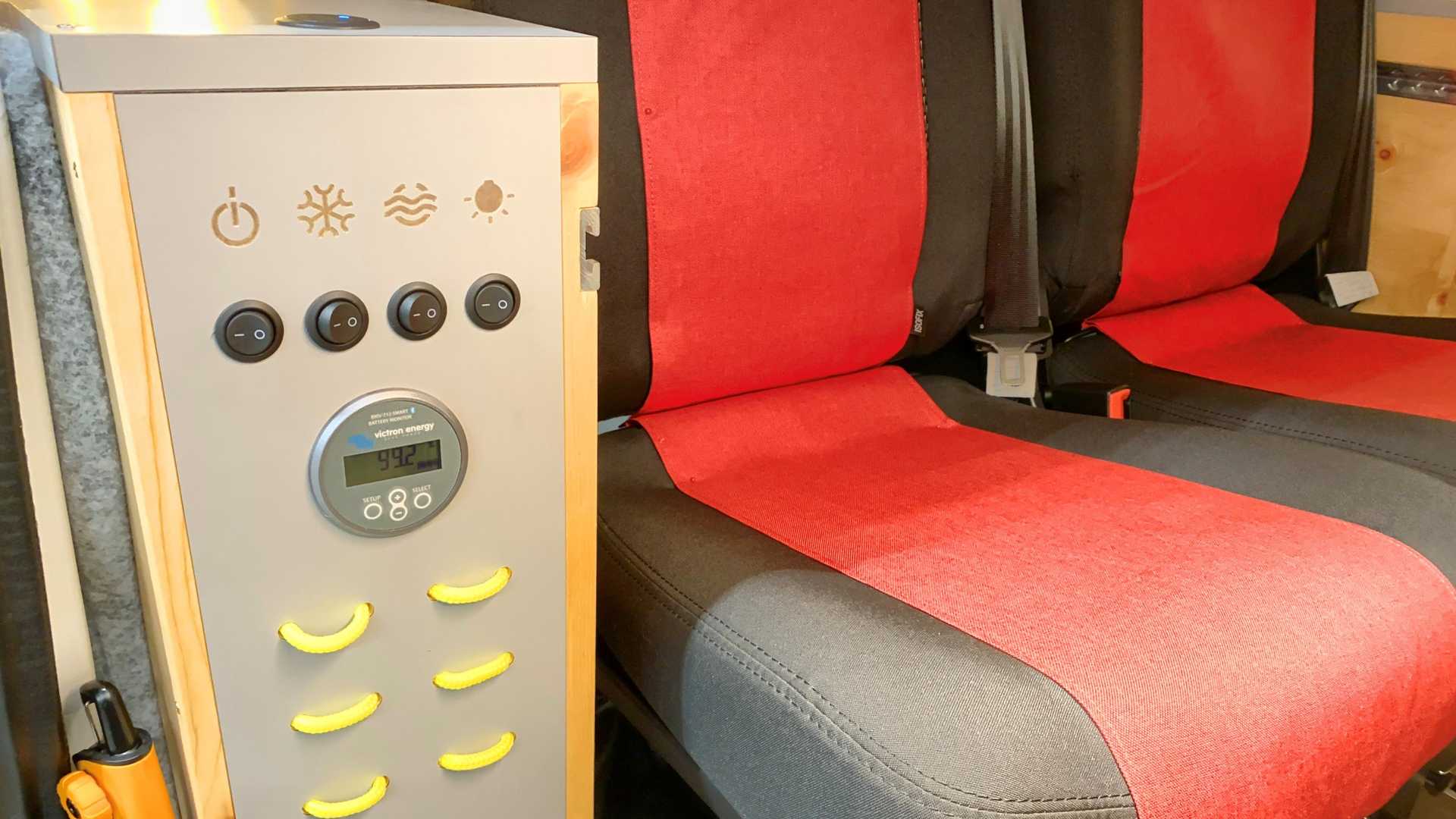 Flowcamper Casper 以極具創意的空間設計展示出「小車屋大機能」
